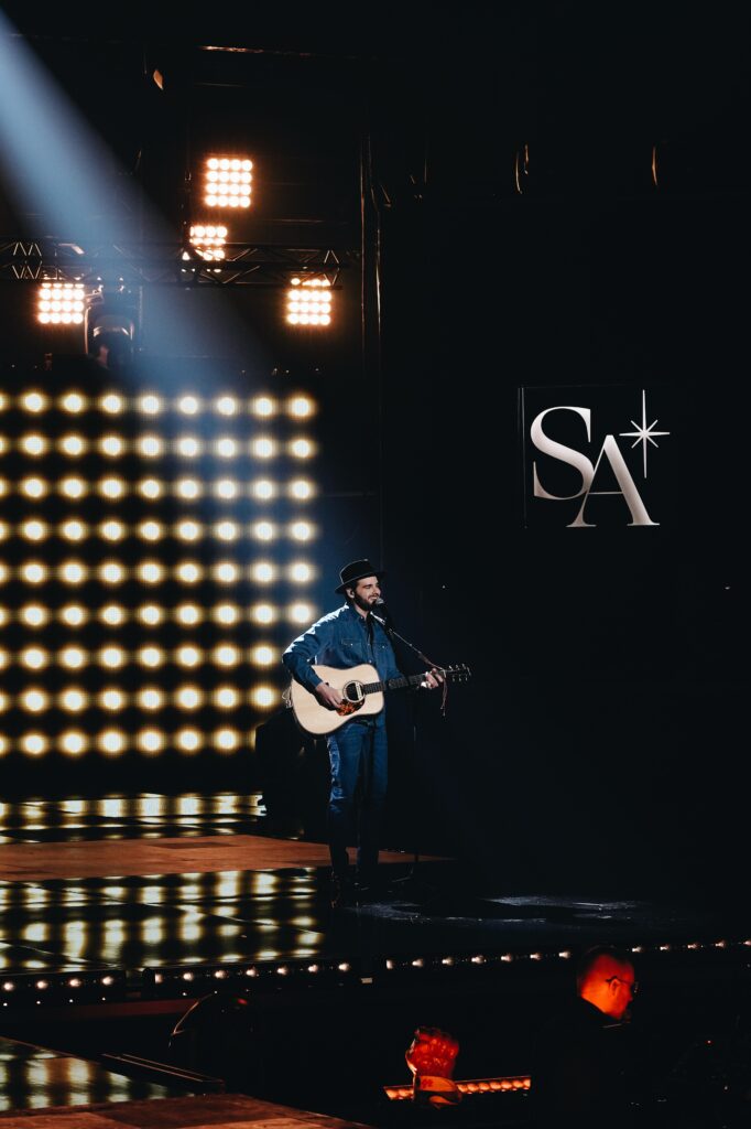 «Guillaume a vraiment pris confiance en lui à Star Académie», dit son frère