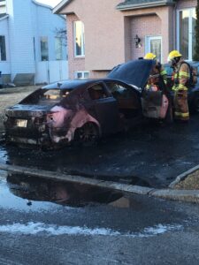 Voiture incendiée à Sainte-Catherine