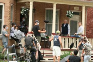 PHOTOS – Le tournage de Discussions avec mes parents de retour à Longueuil