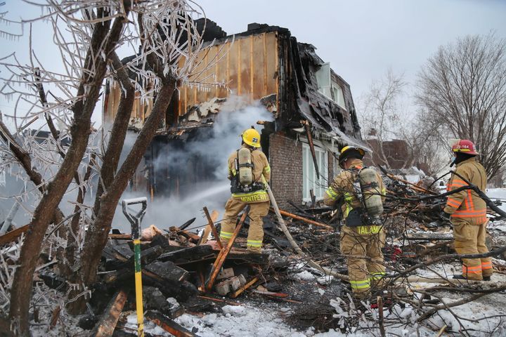 Une personne perd la vie dans l’incendie d’un semi-détaché à Sainte-Catherine