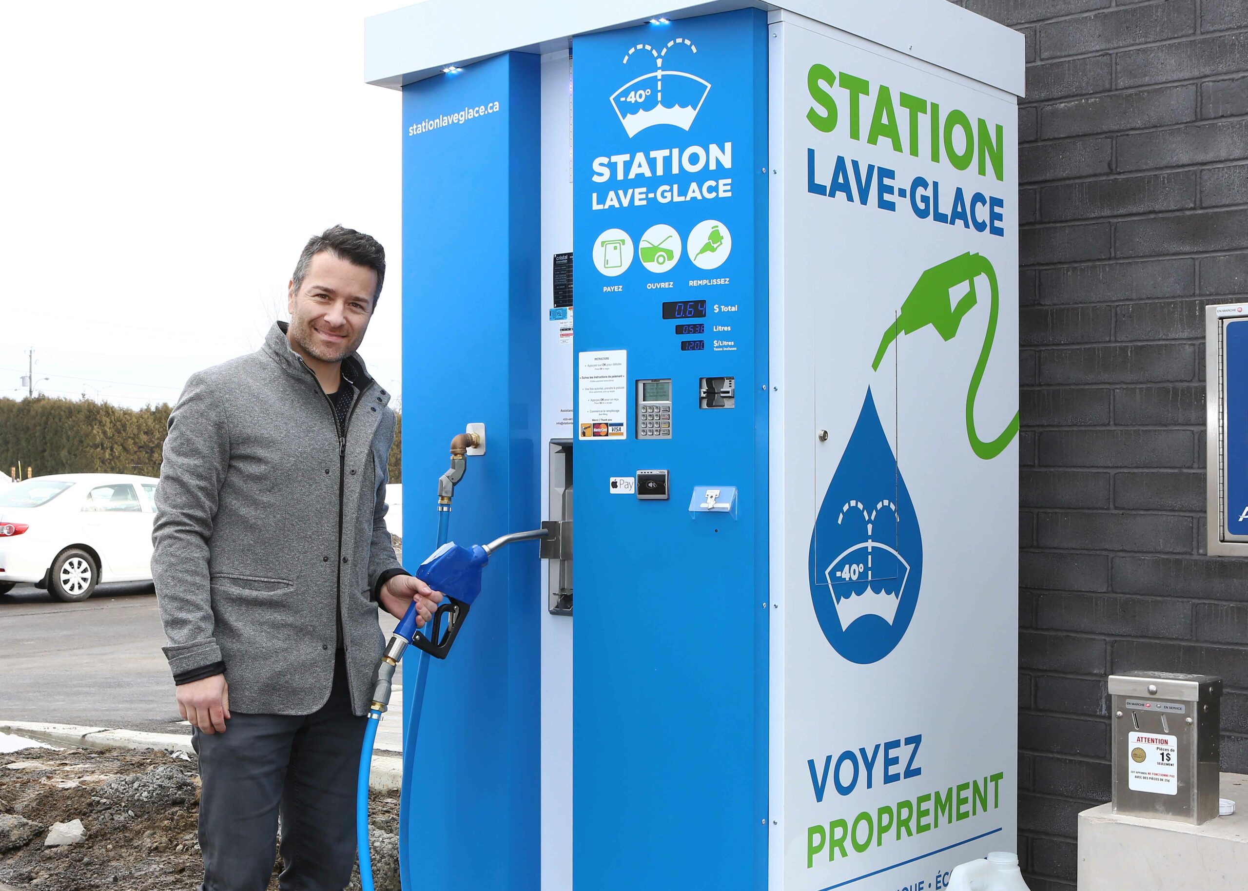 Une station lave-glace pour remplir directement à la pompe