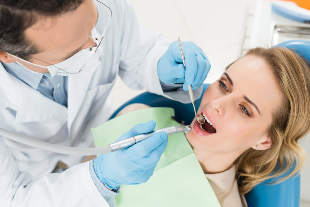 Traitements dentaires : tout savoir sur le détartrage