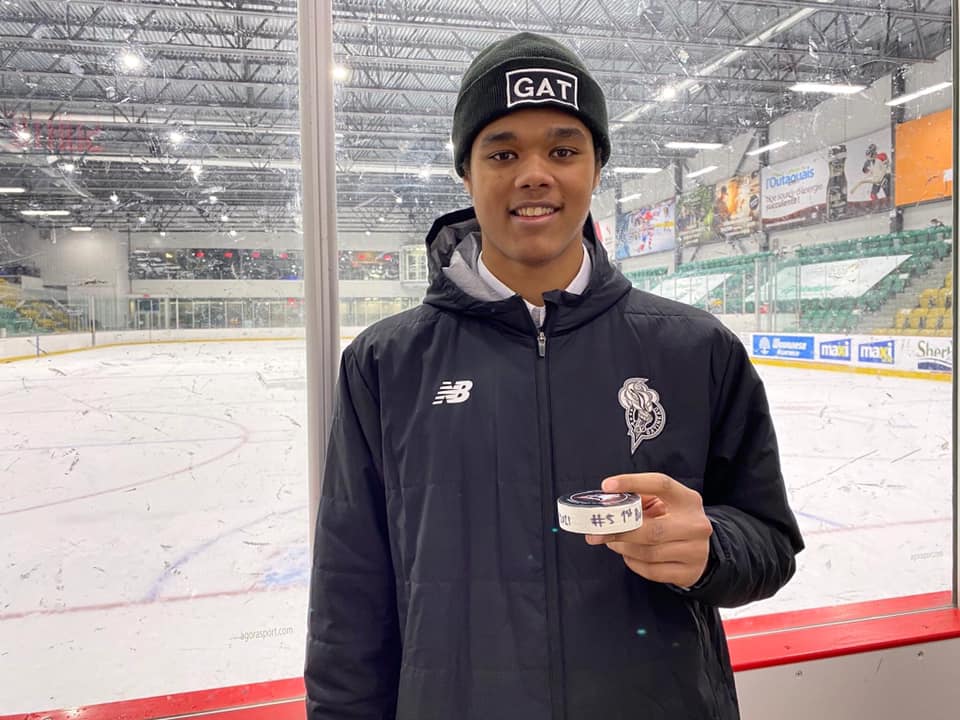 Noah Warren inscrit son premier but en carrière dans la LHJMQ