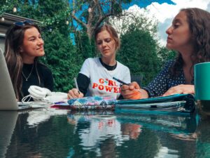 Des Laprairiennes produisent des spectacles pour enfants