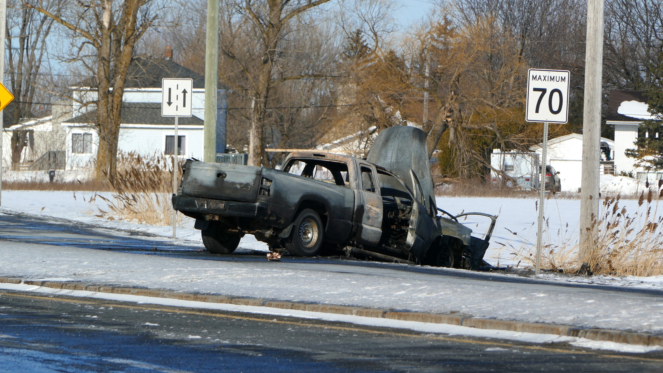La route 104 à La Prairie est fermée en raison d’un accident impliquant deux véhicules