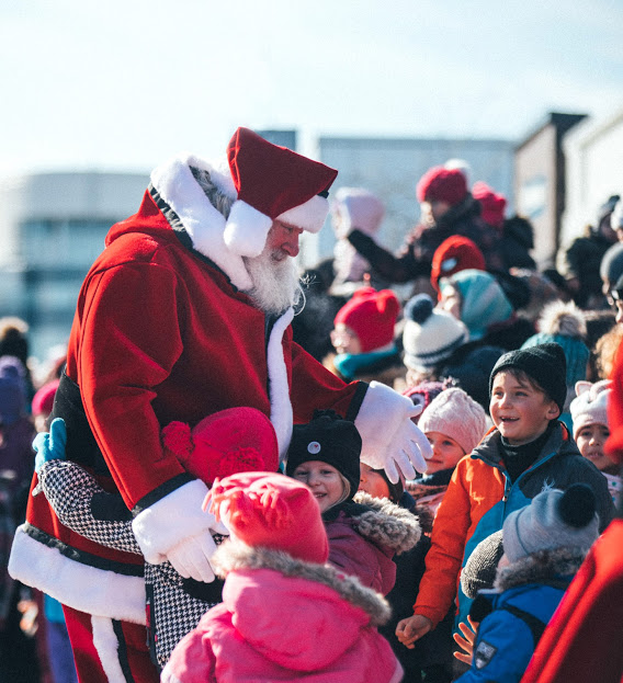 Le père Noël arrive au Quartier DIX30