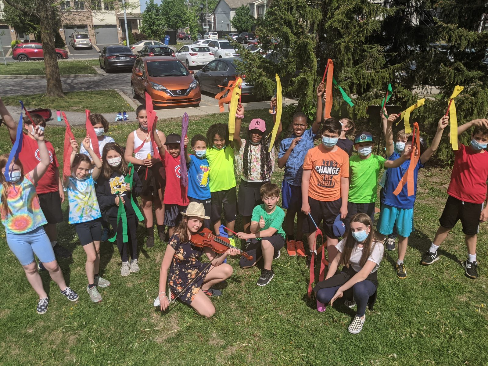 VID&Eacute;OS – Des &eacute;l&egrave;ves de l'&eacute;cole John Adam &agrave; Delson performent pour des a&icirc;n&eacute;s&nbsp;