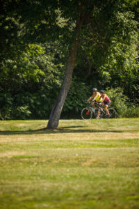 Sainte-Catherine redonne accès à des espaces extérieurs et Saint-Constant rouvre ses courts de tennis