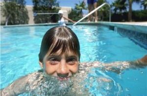 Chaleur accablante : La Prairie prolonge les heures d’ouverture de sa piscine