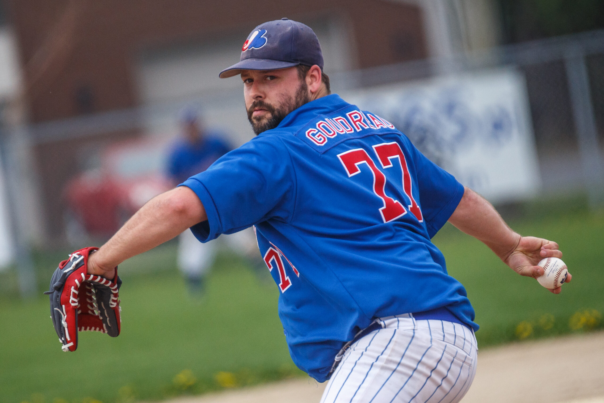 Les Expos restent invaincus