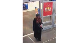 Suspecte recherchée pour la fraude «artiste du change»