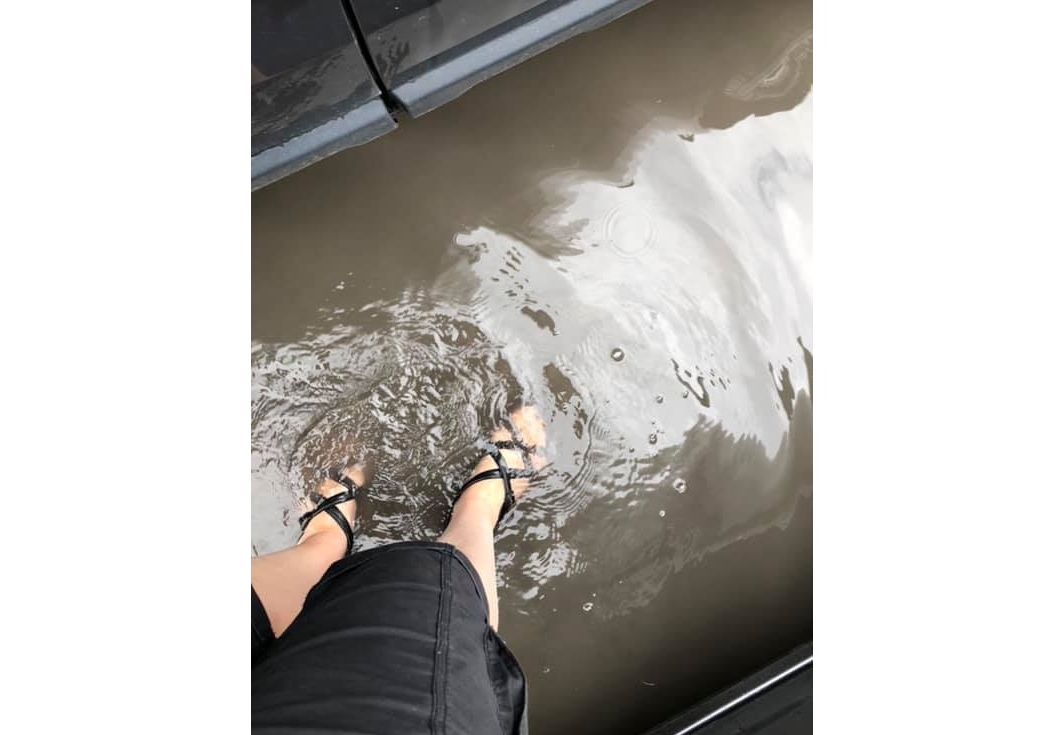 La Prairie : les deux pieds dans l’eau dans le stationnement d’exo