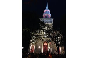 Nouvel éclairage pour l’église de la Nativité et la Maison-à-tout-le-monde à La Prairie