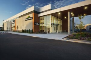 Le plus grand Sports Experts du Québec ouvre ses portes à Brossard