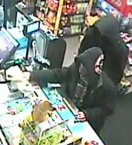 Suspects recherchés pour vol qualifié dans un dépanneur