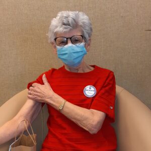 VIDÉO – La vaccination «plante l’espoir» à la résidence Domaine le Roussillon