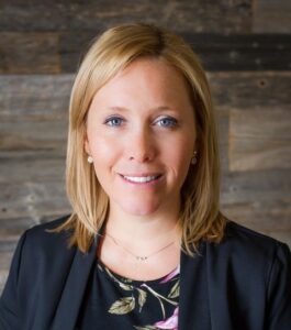 Une agence de voyages locale cesse les réservations, d’autres poursuivent