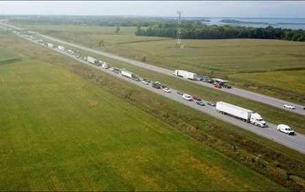 Véhicule en feu sur l’autoroute 30