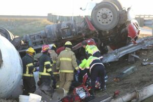 Bétonnière renversée : la vie du conducteur est en danger