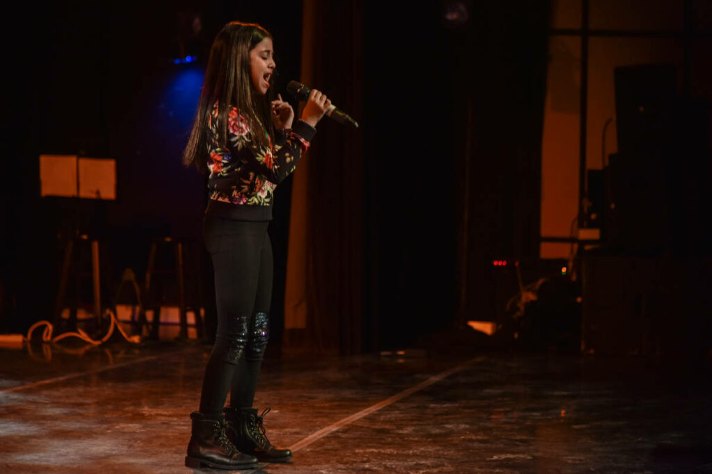 Lauréate d&rsquo;un concours de chant une fois de plus