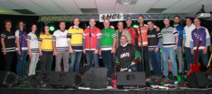 De nouveaux chandails pour la Ligue de cosom du Collège Charles-Lemoyne