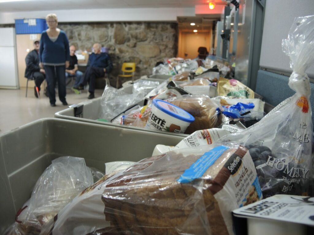 COVID-19 : les demandes d’aide alimentaire doublent