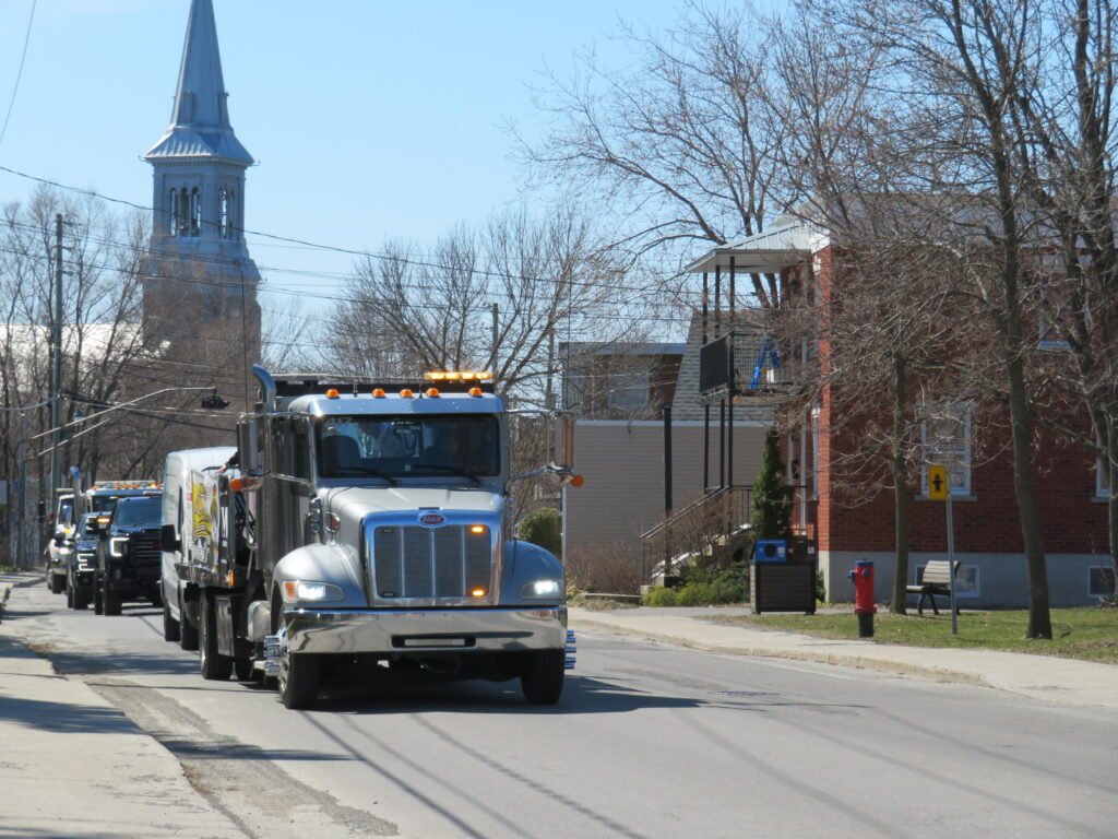 Parade d’espoir et de remerciements à Saint-Constant ce matin