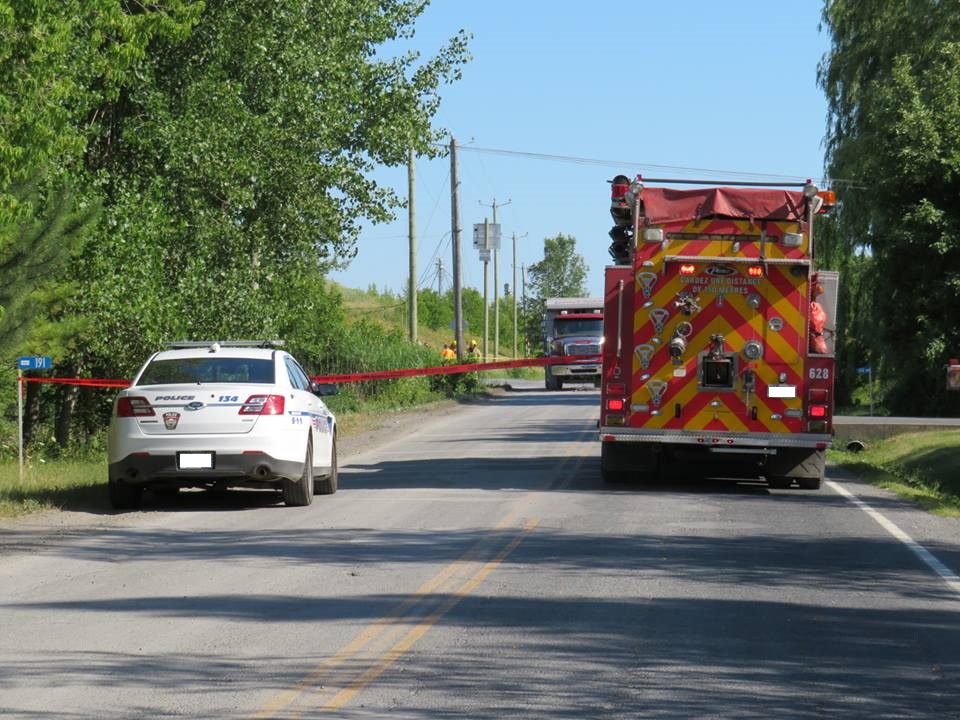Fils électriques fauchés à Saint-Philippe : la benne du camion était ouverte