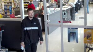 Un homme recherché pour avoir utilisé de la monnaie contrefaite