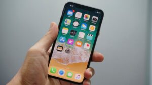 Comment savoir lorsqu&rsquo;une app utilise le micro ou la caméra de notre iPhone