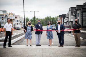 VIDÉO – Candiac inaugure la première rue achevée de son quartier TOD de la gare