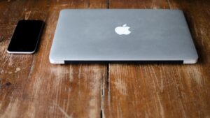 Facile à réparer les appareils Apple? Voici les indices de réparabilité des iPhone et MacBook