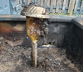 Une lampe solaire prend feu