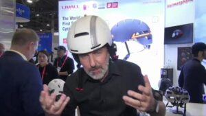 Enfin, un casque intelligent pour les amateurs de ski et planche à neige!