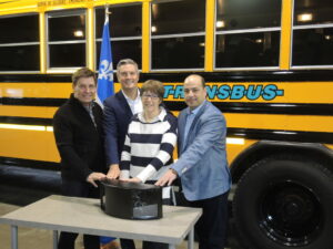 Caméras fixées à des autobus scolaires pour freiner les dépassements illégaux