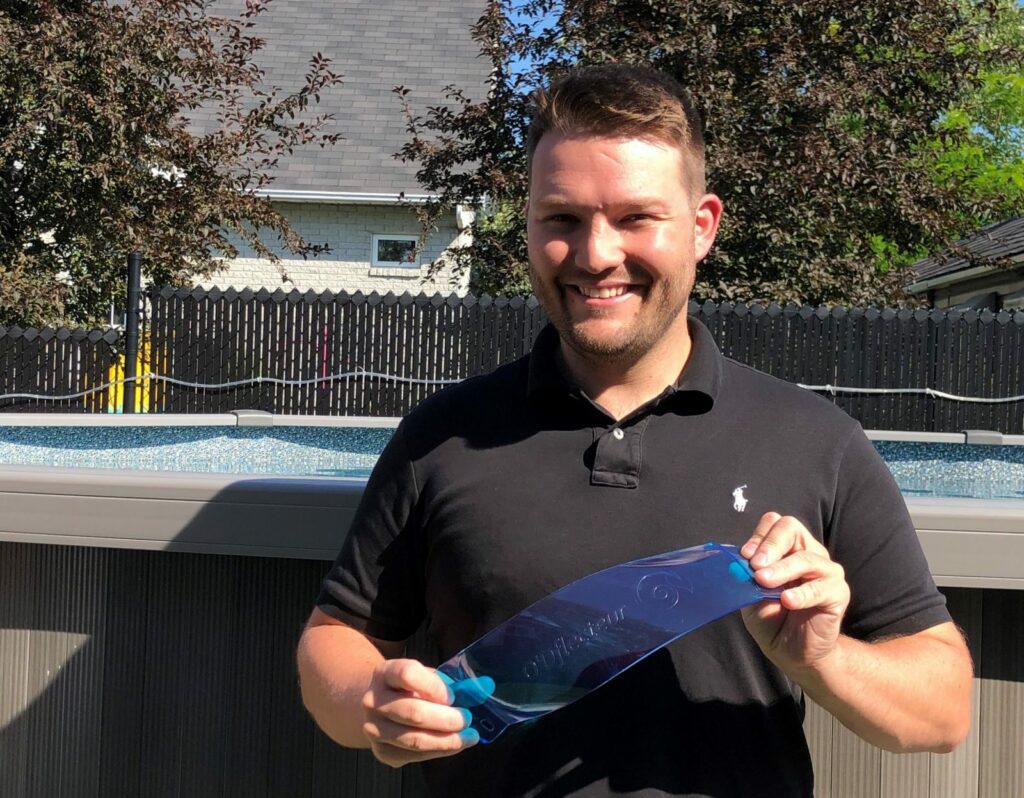 Avec son O’Dflecteur, Raphaël St-Hilaire veut simplifier la vie des propriétaires de piscine