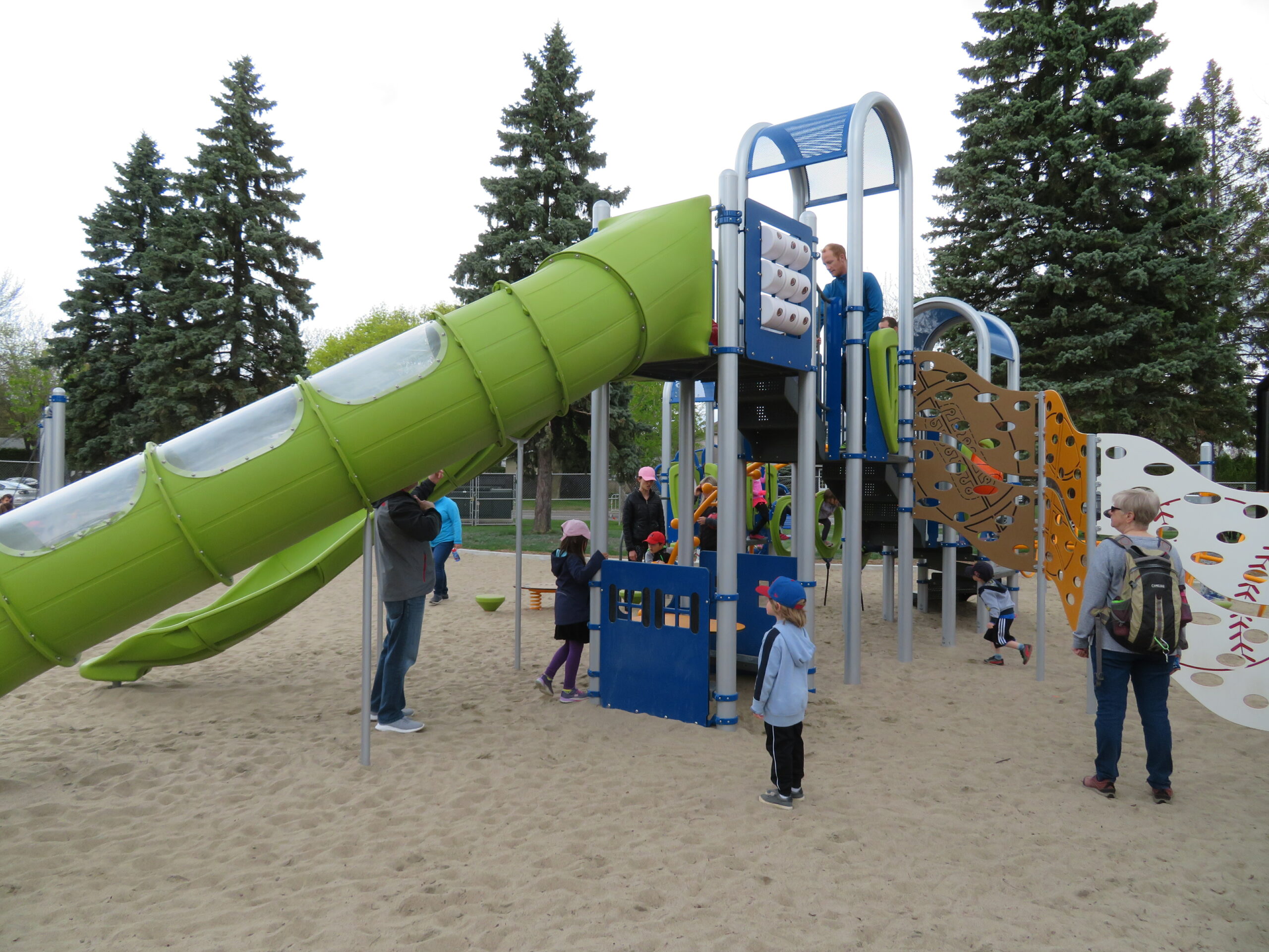 Inauguration des modules de jeux au parc Montcalm à Candiac