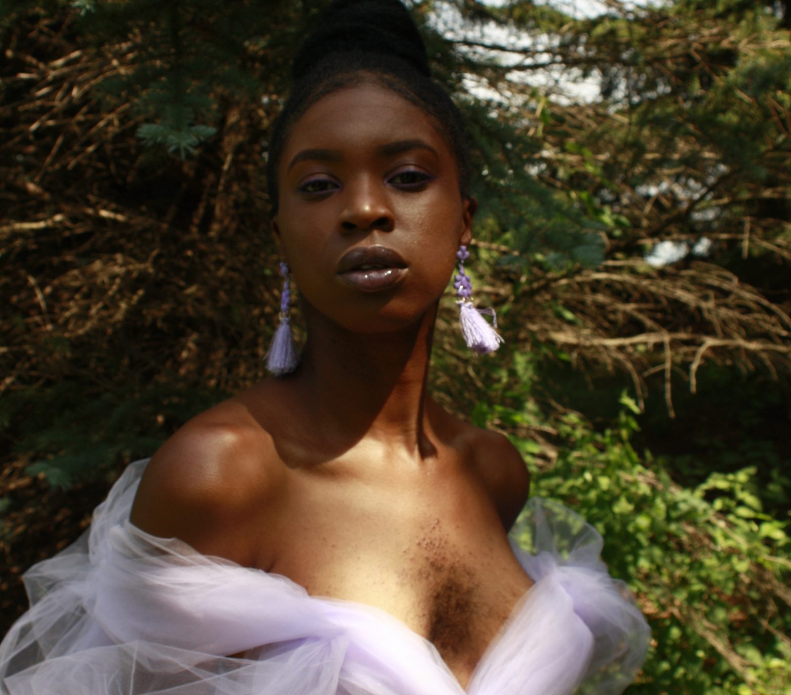 Elle défie les conventions et expose sa pilosité sur les réseaux sociaux