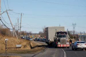 Un camion fauche un câble à La Prairie