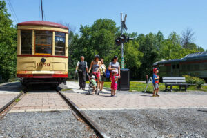 Cinq portraits de touristes dans la région