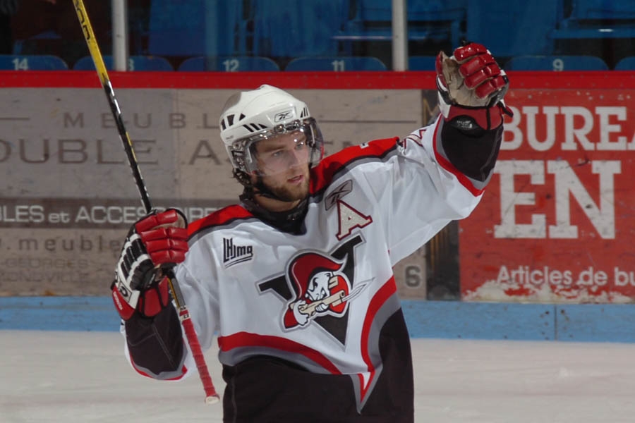 LHJMQ : les Voltigeurs retireront le chandail de Guillaume Latendresse