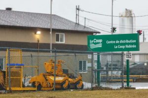 Un employé gravement blessé dans un accident de travail à la Coop fédérée à Sainte-Catherine