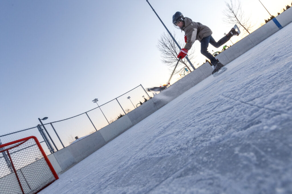 Patinoires et pentes à glisser sont maintenant ouvertes