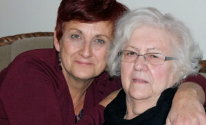 Veiller sur ses parents âgés, un geste qui va de soi