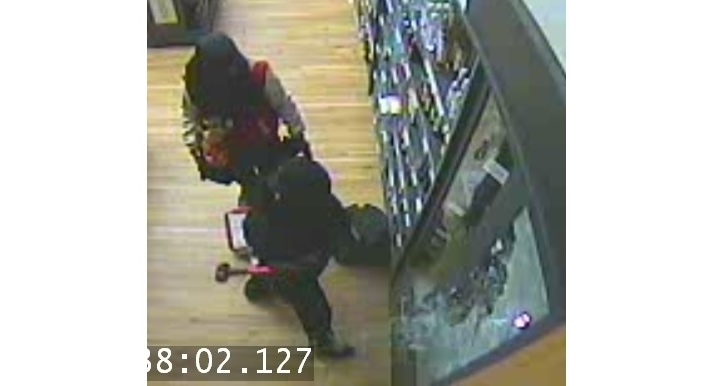 Recherchés pour vol d’alcool dans une SAQ