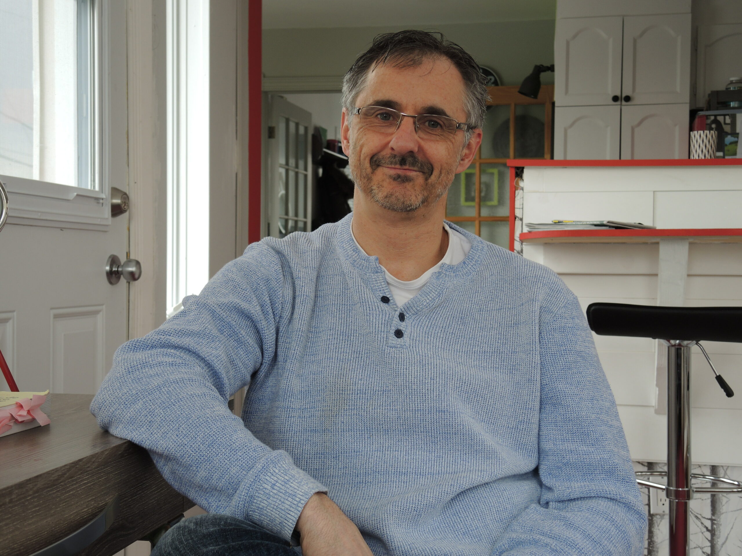 Atteint de troubles neurologiques, il souhaite aider les autres