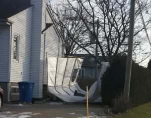 Forts vents : abris d’auto envolés et fausses alarmes