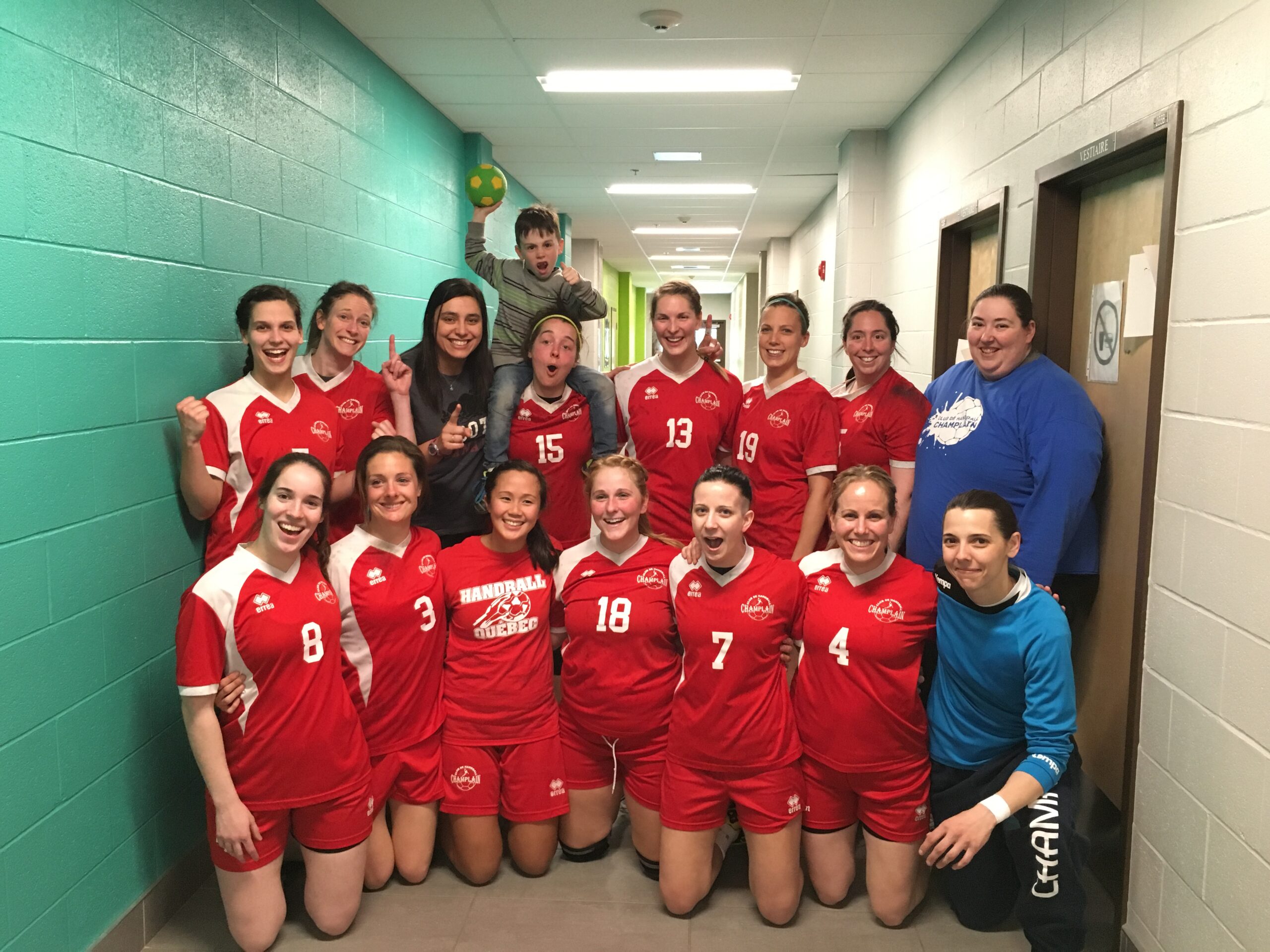 Club de handball Champlain: l’équipe senior féminine en quête d’une saison parfaite