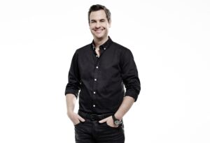 TERMINÉE – Enchère no 4 : une courte vidéo personnalisée de Pierre Hébert