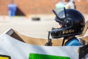 À vive allure dans une boîte à savon!